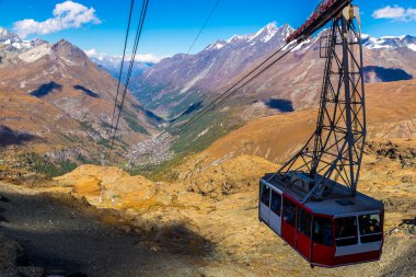 Teleferik Matterhorn ayında Zermatt için