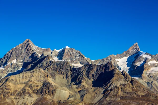 Alpen berglandschap in Zwitserse — Stockfoto