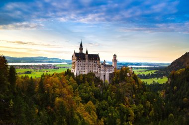 Neuschwanstein Şatosu Gernamy içinde