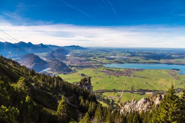 Neuschwanstein yanında yeşil alanları