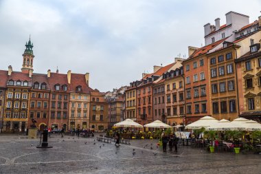 Varşova 'daki eski kasaba meydanı