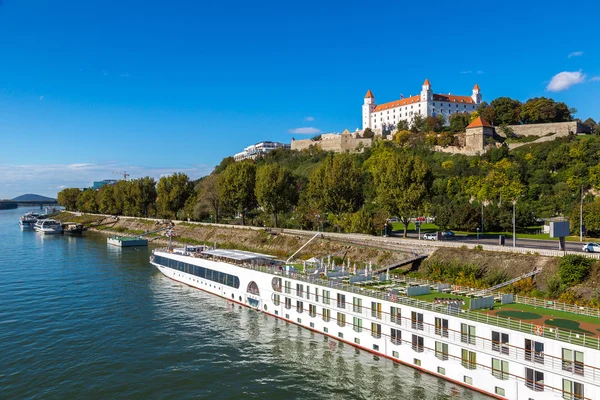 Castillo medieval en Bratislava — Foto de Stock