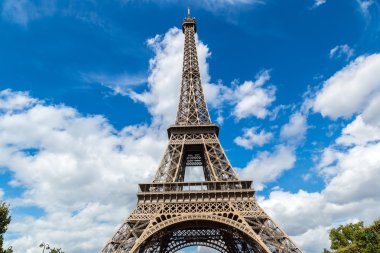 Paris 'teki Eyfel Kulesi