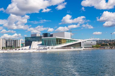 Oslo opera binası