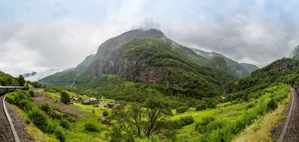 Train at famous Flam railway in Norway — Stock Photo, Image