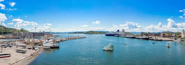 Skyline van Oslo en haven — Stockfoto