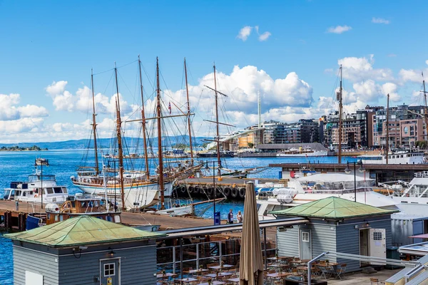 Linha do horizonte e porto de Oslo — Fotografia de Stock