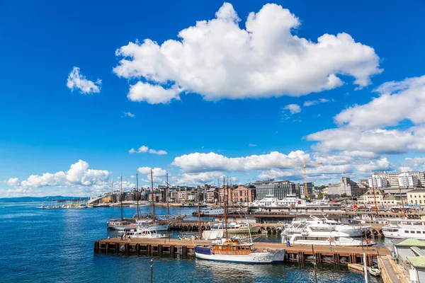 Linha do horizonte e porto de Oslo — Fotografia de Stock