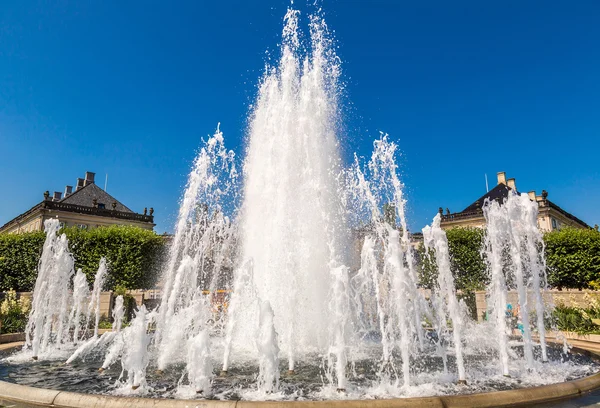 Fontaine dans le jardin Amalie à Copenhague — Photo