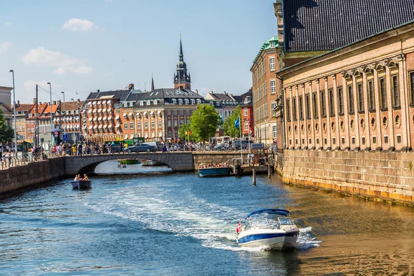Old city and canal in Copenhagen — Stock Photo, Image