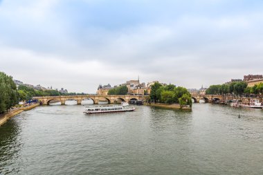 Seine Nehri köprüler de Paris ile