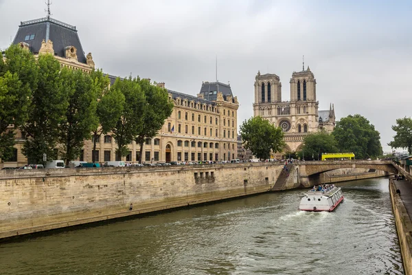 Szajna és Notre Dame de Paris — Stock Fotó