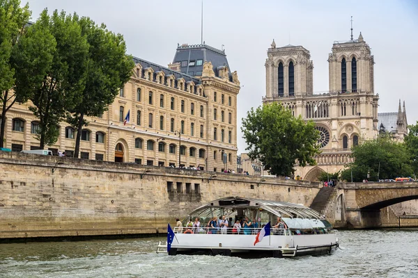 Szajna és Notre Dame de Paris — Stock Fotó