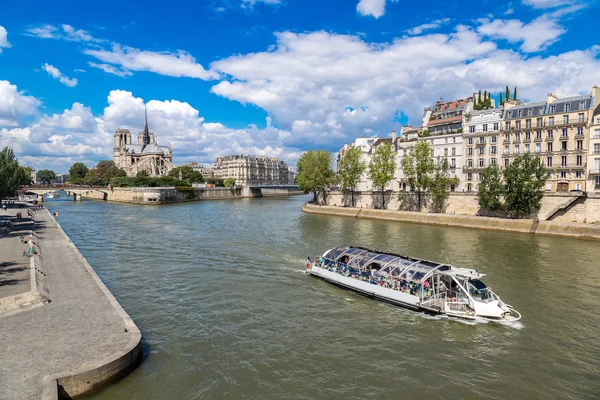 Szajna és Notre Dame de Paris — Stock Fotó