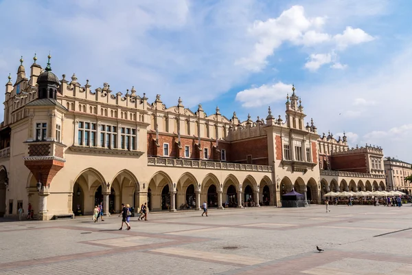 Plaza del Mercado en la parte histórica de Cracovia — Foto de Stock