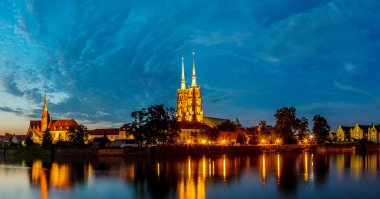 Wroclaw cityscape alacakaranlıkta