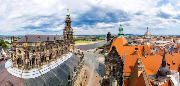 View of Dresden and river Elbe. — Stock Photo, Image