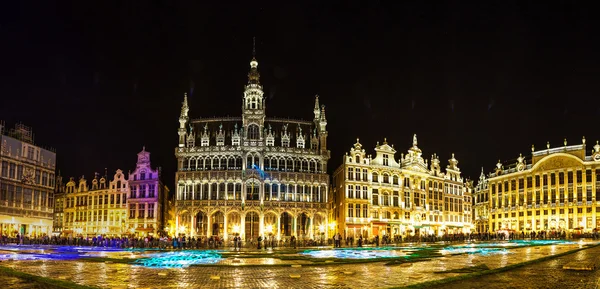 Grand place på natten i Bryssel — Stockfoto