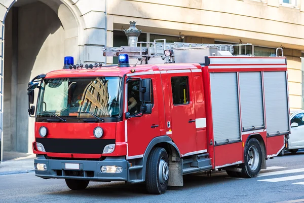 Caminhão de bombeiros vermelho em Brussel — Fotografia de Stock