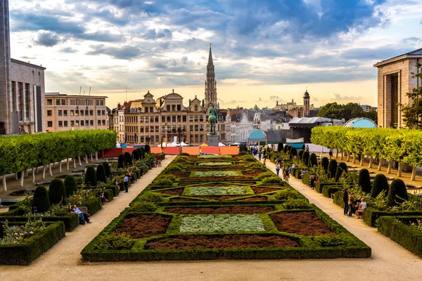 Stadsbilden i Bryssel i vacker sommardag — Stockfoto