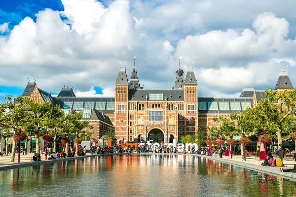 Rijksmuseum Amsterdam museum dengan kata-kata I Amsterdam — Stok Foto