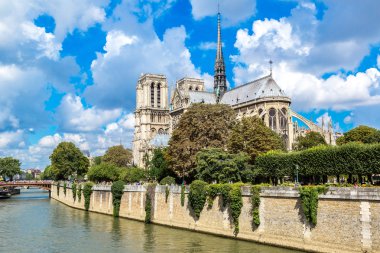 Seine ve Notre Dame de Paris