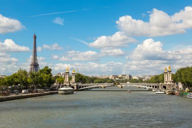 Eyfel Kulesi ve Pont Alexandre III