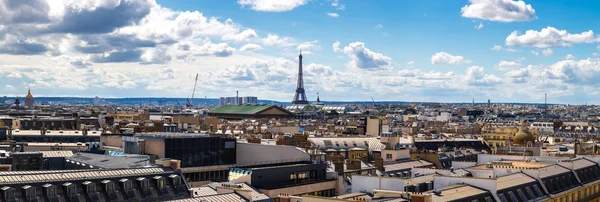 巴黎的埃菲尔铁塔的鸟瞰图 — 图库照片