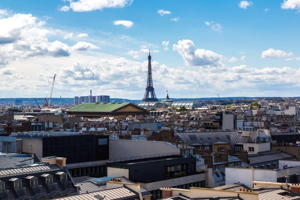 Vista aérea de la Torre Eiffel en París — Foto de Stock
