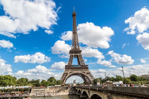 Seine und Eiffelturm in Paris — Stockfoto