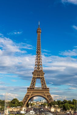 Paris 'teki Eyfel Kulesi