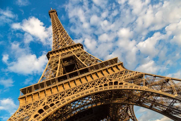 Eiffelturm in Paris — Stockfoto