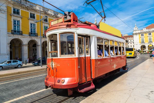 ビンテージのリスボンの路面電車 — ストック写真