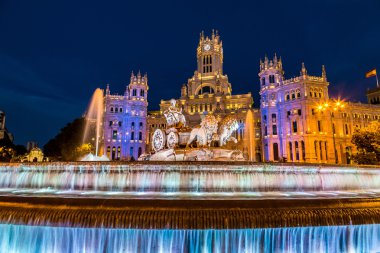 Madrid'da Cibeles Çeşmesi