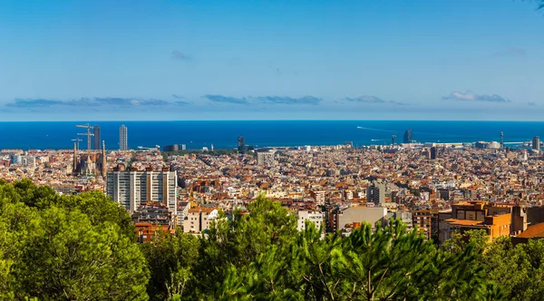 Näkymä Barcelonaan Park Guell — kuvapankkivalokuva