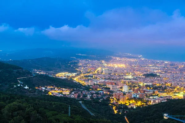 Utsikt över barcelona från park guell — Stockfoto