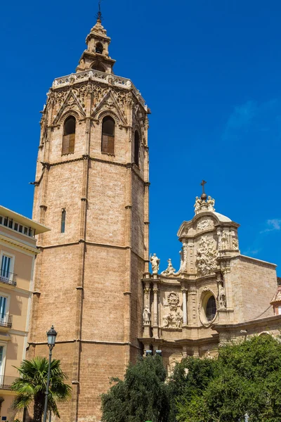 鐘楼と Valencia 大聖堂 — ストック写真