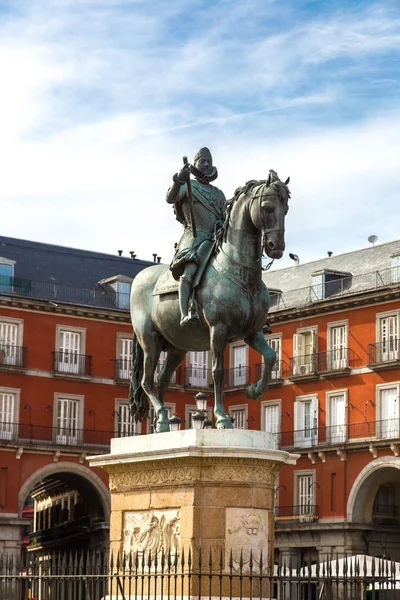Statue de Philippe III sur la place du Maire — Photo