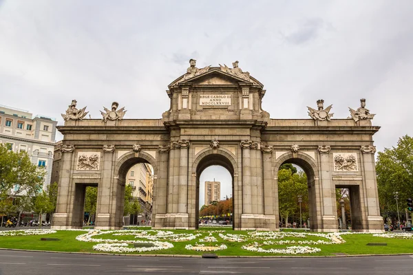 马德里Puerta de Alcala — 图库照片