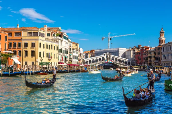 Гондоли на Canal Grande у Венеції — стокове фото