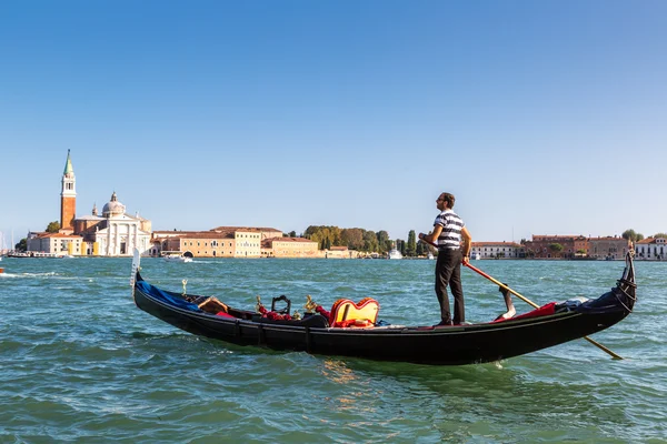 Gondel auf canal grande in venedig — Stockfoto