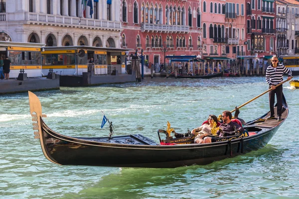 Gondole sur le Canal Grande à Venise — Photo