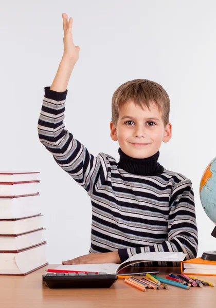 Fröhlicher Schüler bereit, Fragen zu beantworten — Stockfoto