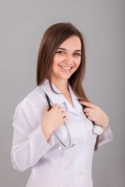 Joven y hermosa enfermera — Foto de Stock