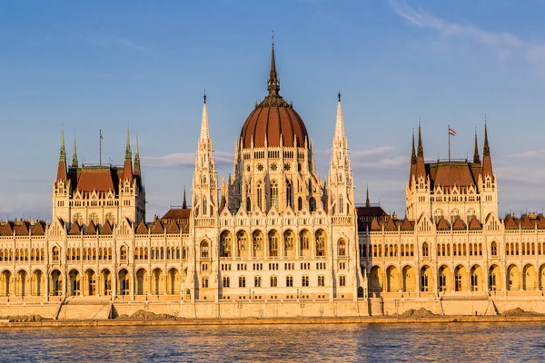 Le bâtiment du Parlement à Budapest, Hongrie — Photo