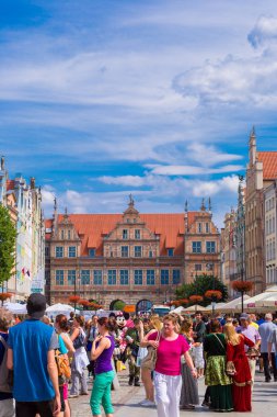 gdansk sokakta insanlar ziyaret edenler uzun