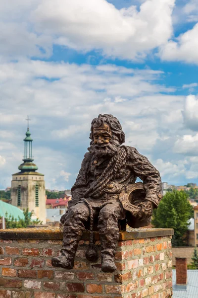 Escultura de limpeza de chaminés em Lviv, Ucrânia — Fotografia de Stock
