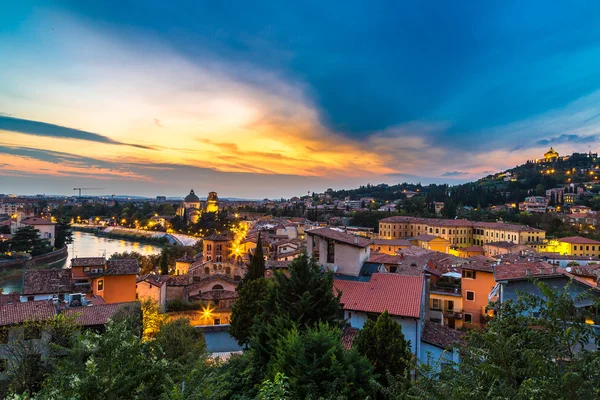 Verona la apus de soare în Italia — Fotografie, imagine de stoc