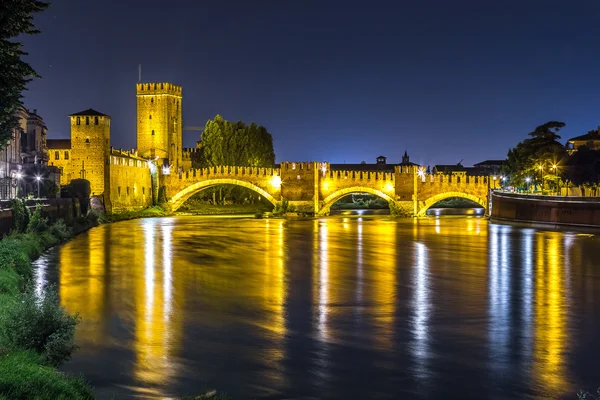 ヴェローナ, イタリアの城橋 — ストック写真