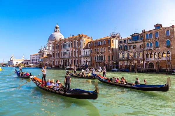 Gondel auf canal grande in venedig — Stockfoto